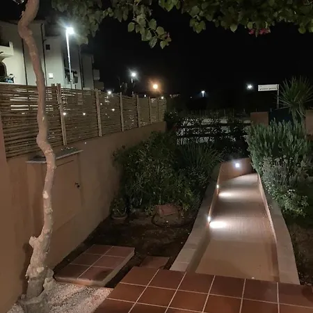 Bilocale Con Giardino Mare *